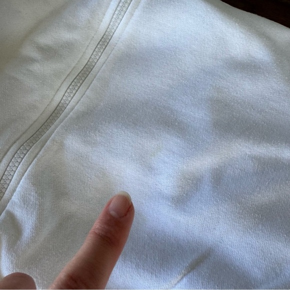 Walt Disney World Micky Hoodie with “Micky” Print and Large Back Graphic - Picture 9 of 9